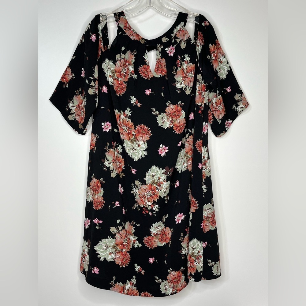 Lily Rose Black Floral Cold Shoulder Women's Plus Mini High Neck Shift Dress 2X
